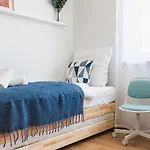 Bright Design Loft With Balcony דירה