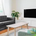 Bright Design Loft With Balcony דירה