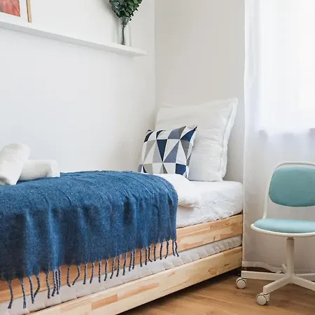 Bright Design Loft With Balcony Appartement